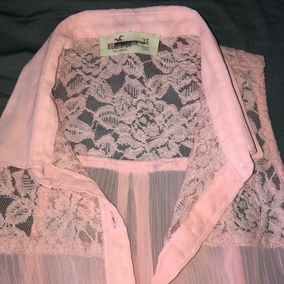 Sleeveless sheer baby pink button up - Picture 2 of 4